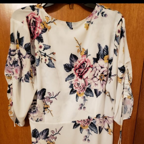 City Chic Floral Wrap Top with Tags - Size Medium (Size 18W) - Picture 4 of 4